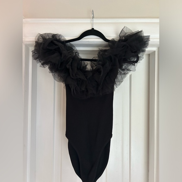 Zara Tops - Trendy Zara Bodysuit